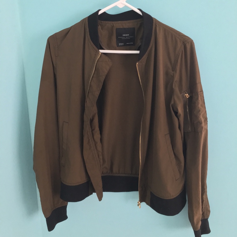 Lightweight bomber jacket